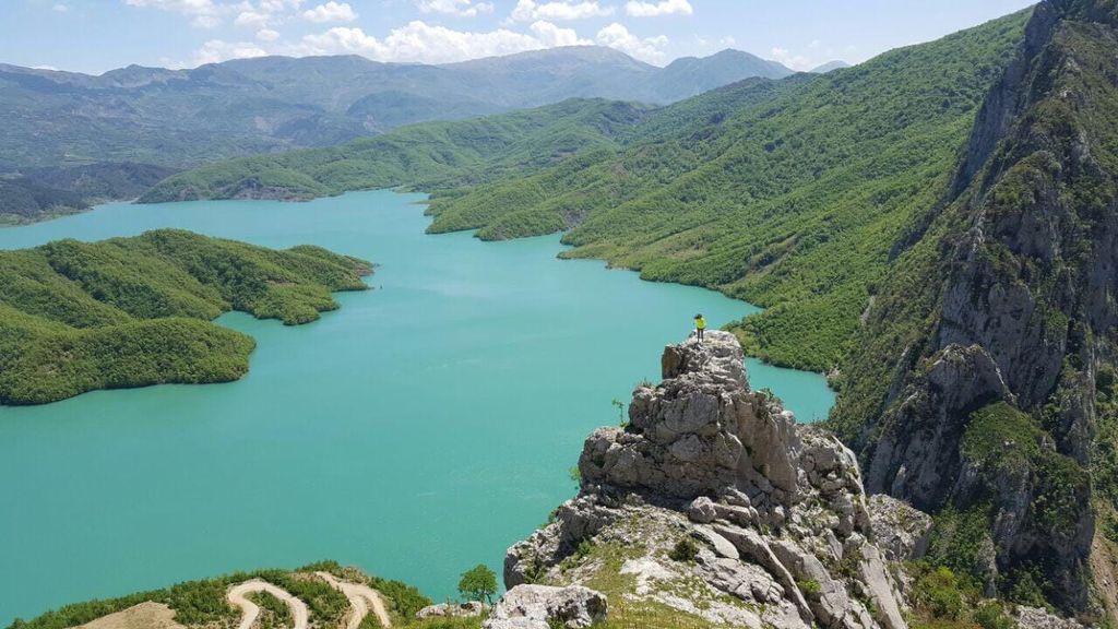 Tirana: Tagestour zum Bovilla See mit Wandern und Schwimmen