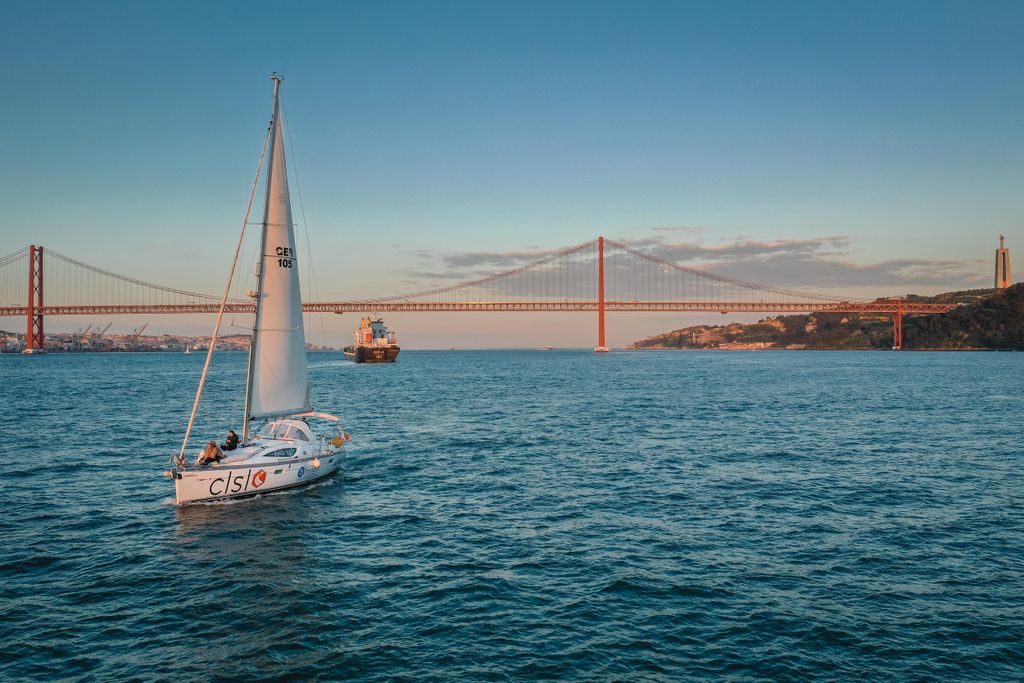 Lissabon: Private Tagus River Yacht Tour