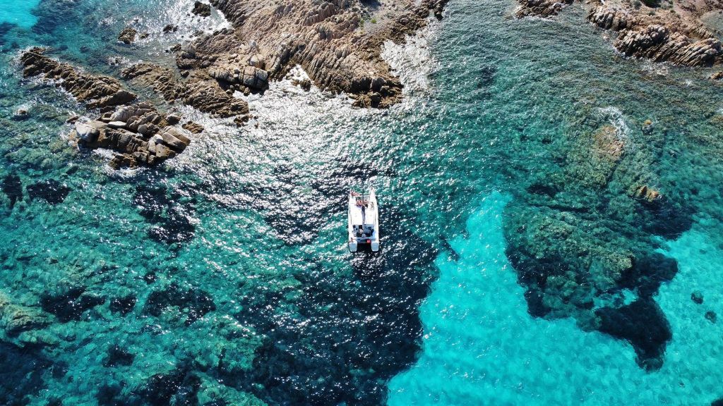 Palau: Maddalena Archipelago 50' Katamaran Kreuzfahrt mit Mittagessen