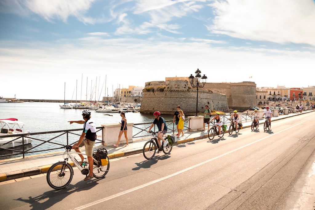 Lecce: E-Bike-Tour nach Gallipoli mit Bad und Rückfahrt im Taxi