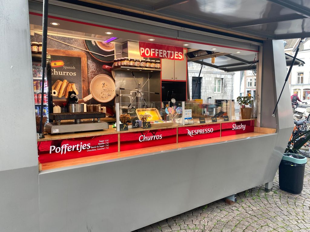 Maastricht: Unbegrenzte niederländische Poffertjes und spanische Churros ...