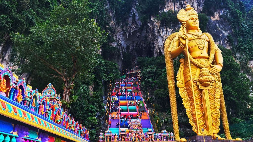 Kuala Lumpur: Batu Caves & Historic Buildings Tour
