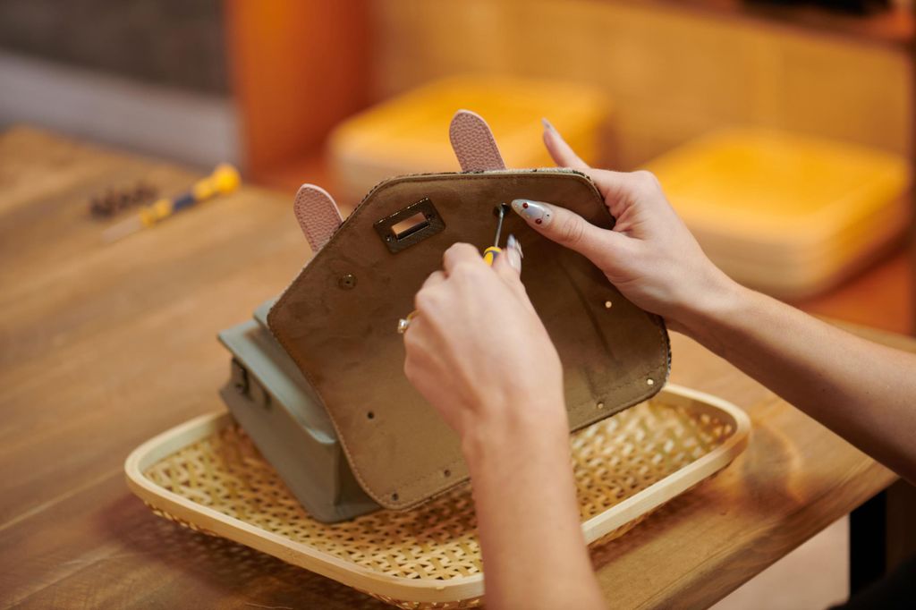 St Andrews: Islander® Harris Tweed® Mini-Satchel-Workshop