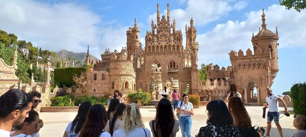 Benalmadena: Colomares Burg Tour mit Eintrittskarte