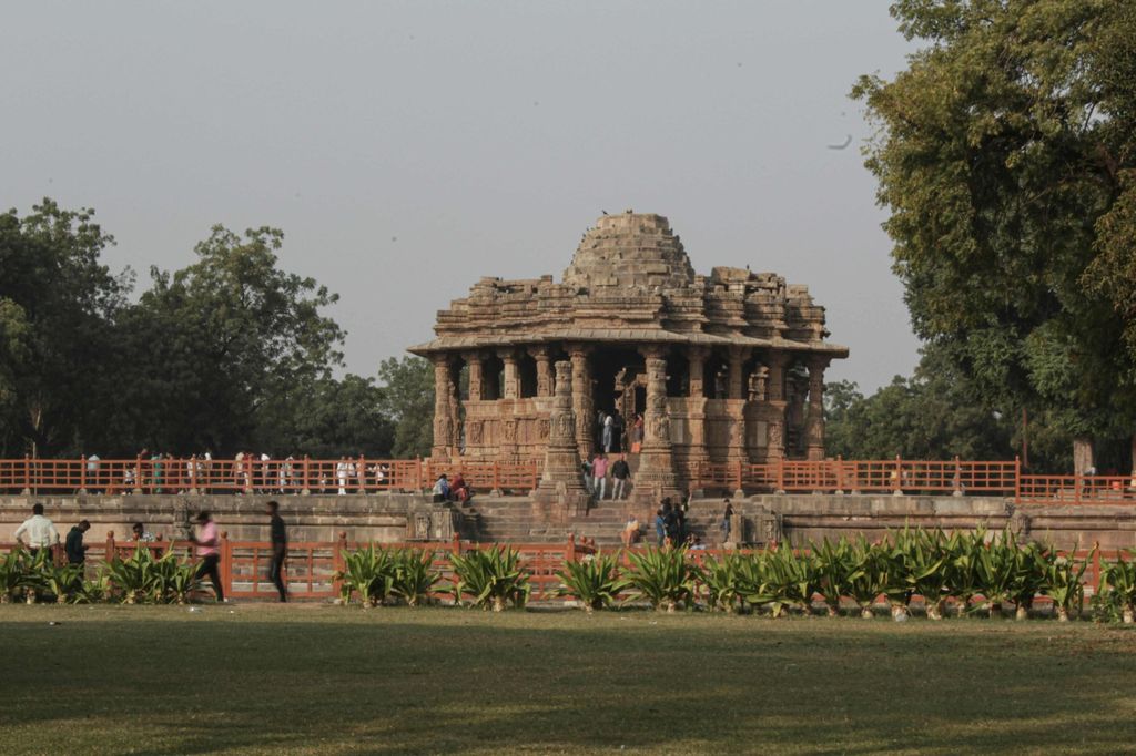 Ahmedabad: Patan & Modhera Geführte Tour