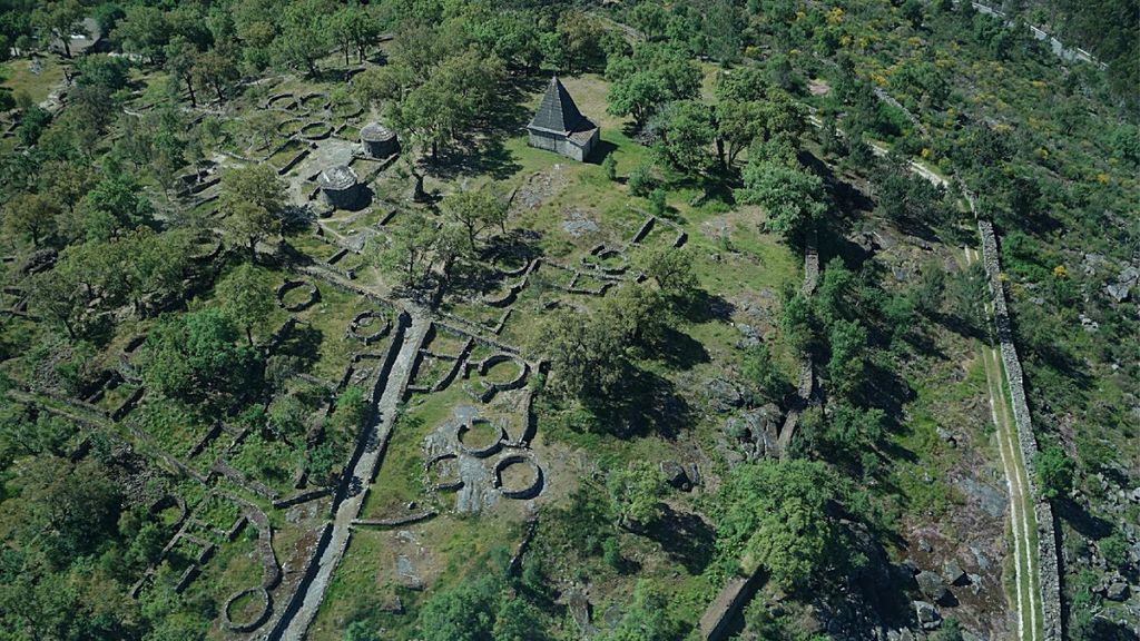 Entdecke Guimarães, den Geburtsort Portugals, auf einer private Tour