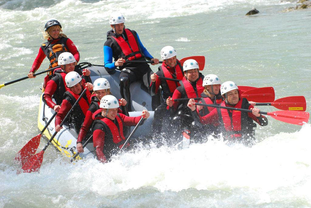 Ötztal: Imster Schlucht Rafting Tour mit Mittagessen