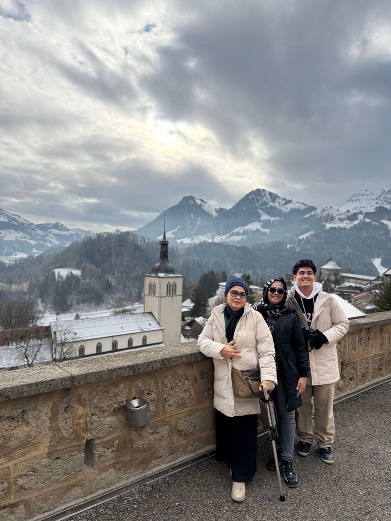 Bern: Tour durch die Region Gruyère mit Fondue, Schokolade & Spa