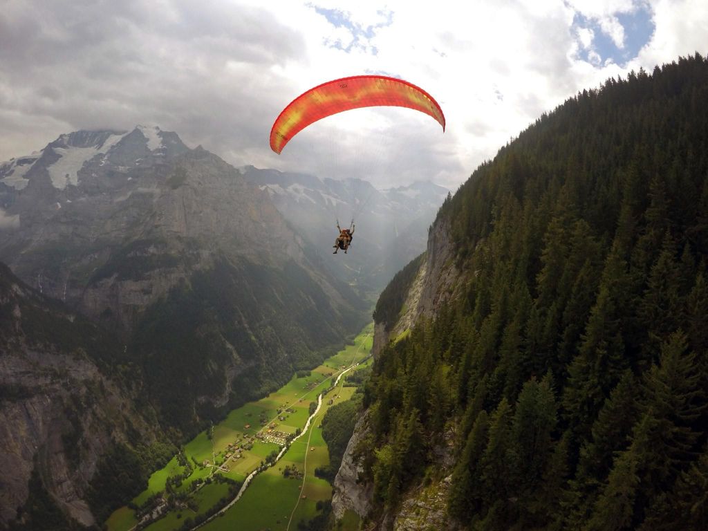 Lauterbrunnen: Mürren Wanderung & Paragliding-Erlebnis