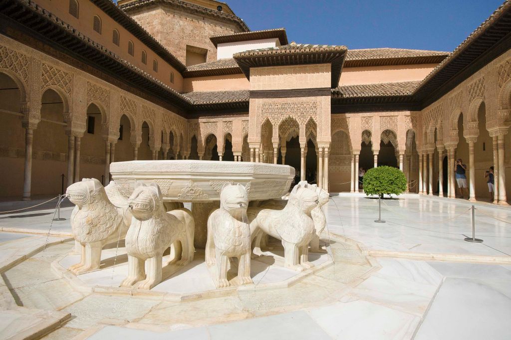 Granada: Alhambra Kleingruppentour mit Nasridenpalästen