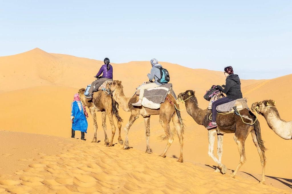 Von Ouarzazate aus: Draa-Tal, Kamelritt & Ausflug zu den Tinfou-Dünen