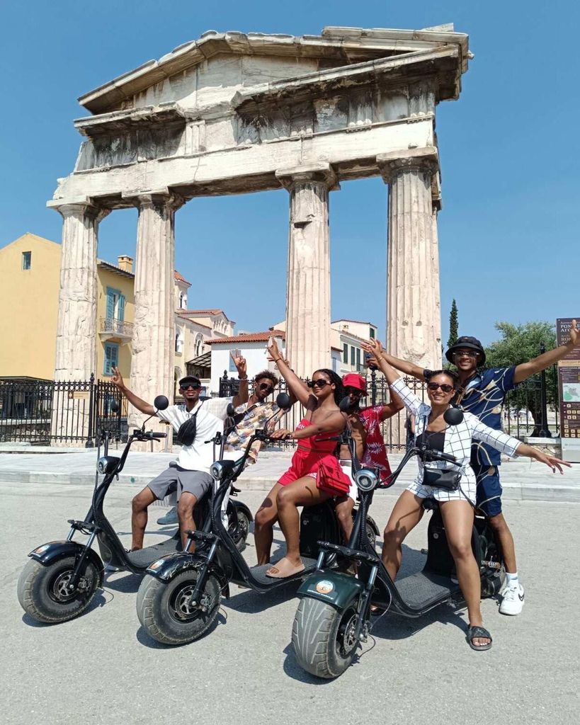 Athen: Premium geführte E-Scooter Tour in der Akropolis Area
