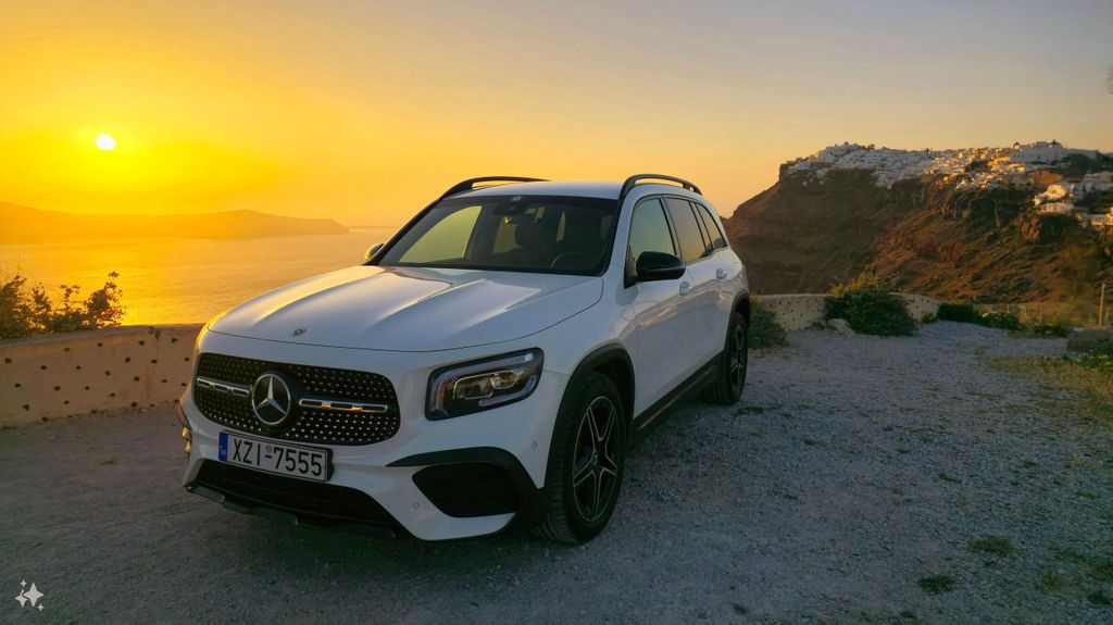 Santorin: Privater Transfer vom Flughafen/Hafen