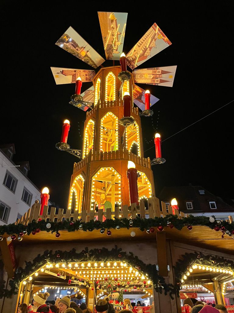 Genussvolle Adventsführung: Sekt, Plätzchen & Glühwein in Würzburg
