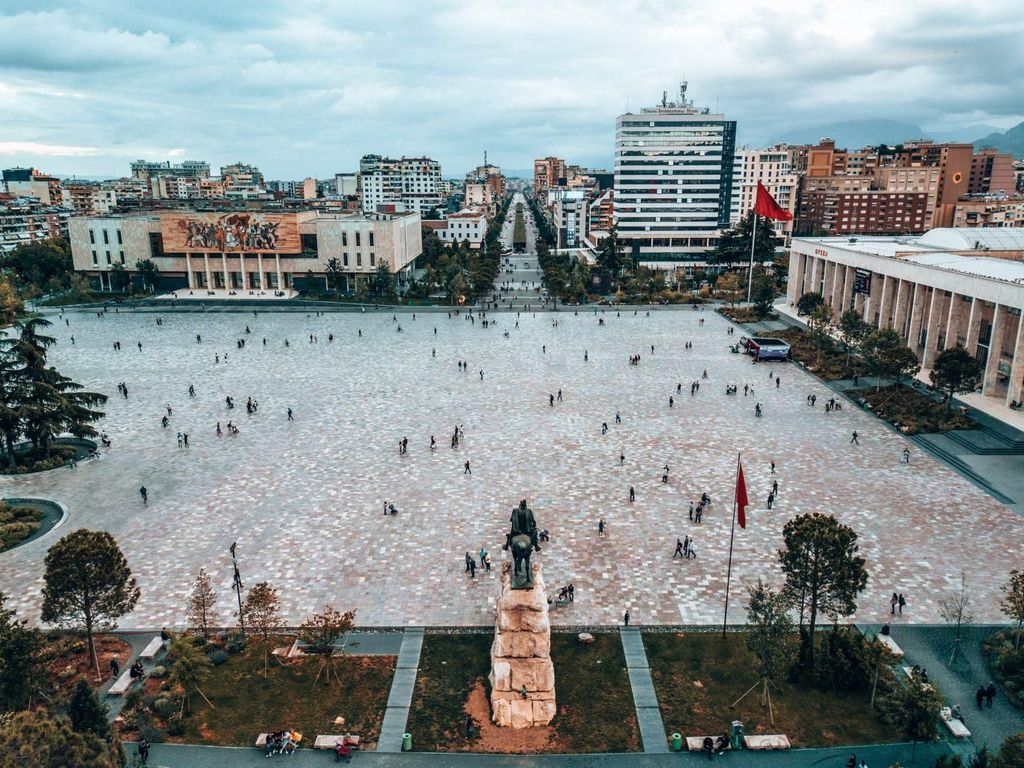 Führung durch Tirana - Entdeckungen, Geschichte, Kultur (auf FRANZÖSISCH)