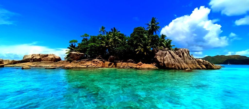 Praslin: Tagestour zu den Inseln Curieuse und St. Pierre mit Barbecue