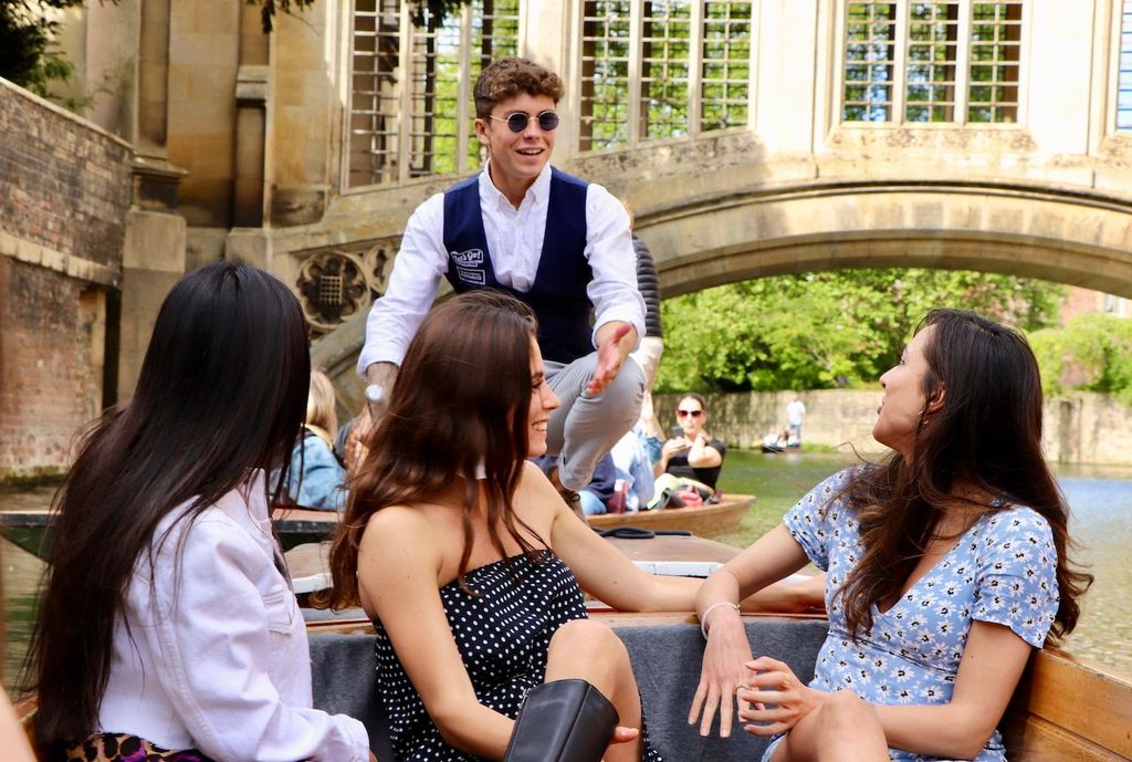Cambridge: Private Punting Tour mit Chauffeur