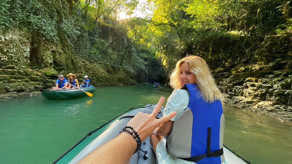 Batumi: Ganztagestour zur Martvili-Schlucht und zur Prometheus-Höhle