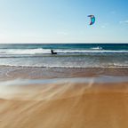 Kitesurfen am Strand von Tarifa