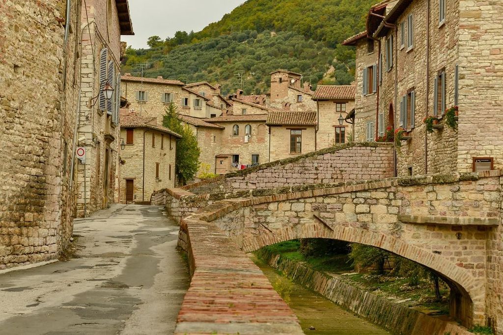 Gubbio geführte Tour mit Mittagessen und Besuch der Kirche Sant'Ubaldo