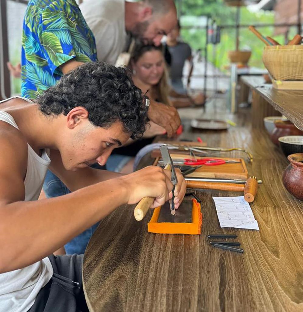 Ubud: Silberschmuck-Workshop mit Zugang zum Pool