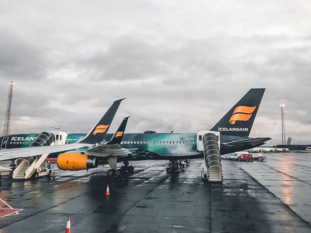 Flughafen Keflavík (KEF) ↔ Reykjavík: Privater Flughafentransfer