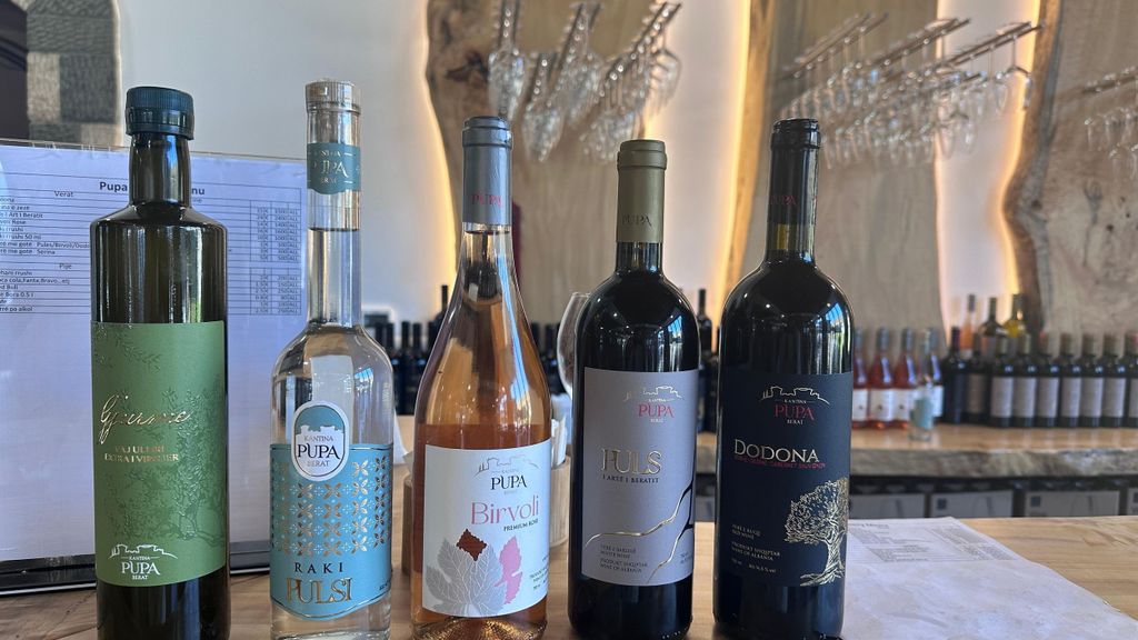 Berat: Pupa Weingut-Tour und Verkostung