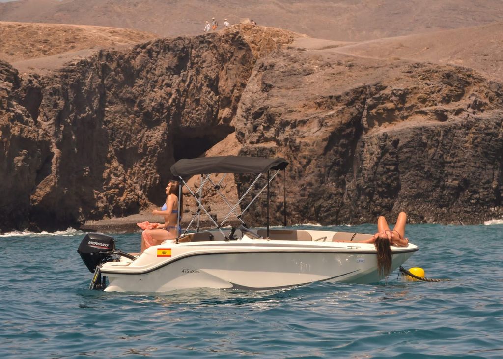 Strände von Papagayo: Bootsverleih ohne Lizenz.