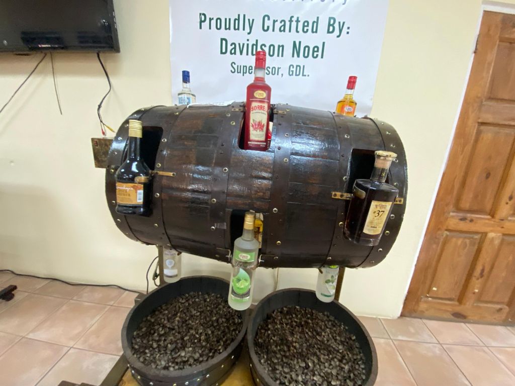 Rum Bier und Strand Tour