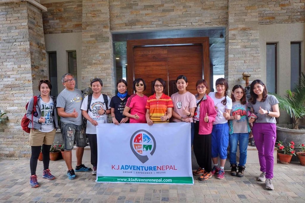 Luxuriöse Changu Nagarkot Wanderung, Übernachtung und Bhaktapur Tour