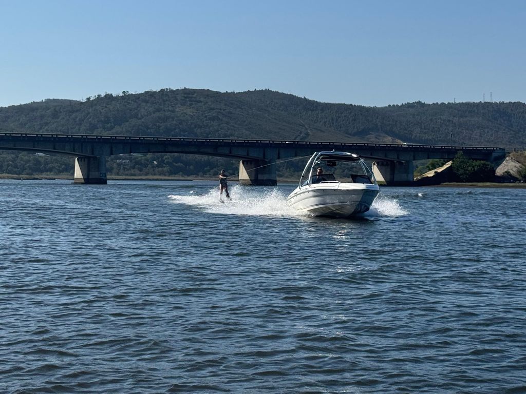 Knysna: Wakeboarden, Wasserski und Schnellbootfahrten