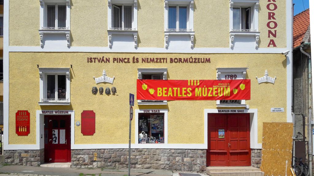 EGRI ROAD BEATLES MUSEUM