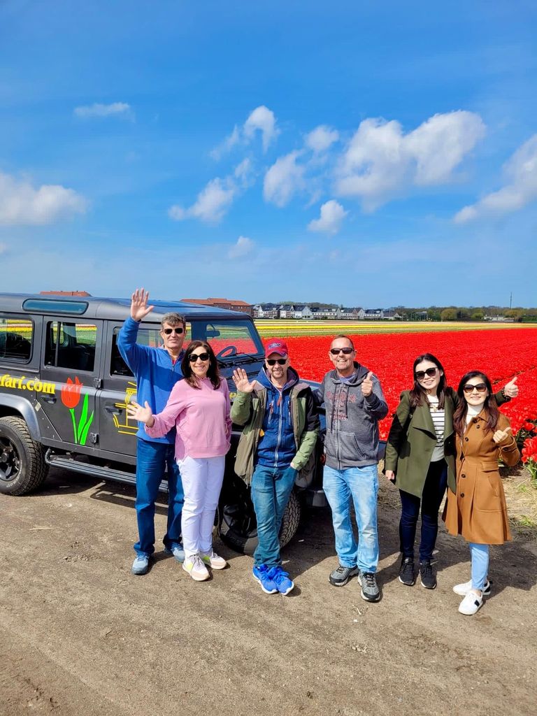 Genieße die Tulpenfelder in einem Landrover mit einem ortskundigen Guide!