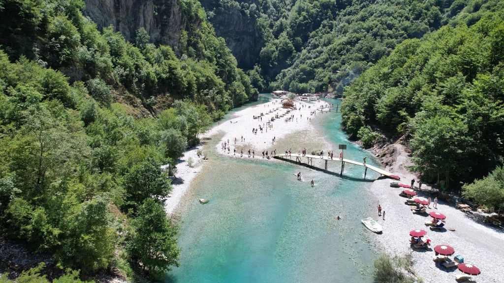 Ab Shkodra: Tagestour zum Koman-See und Shala-Fluss