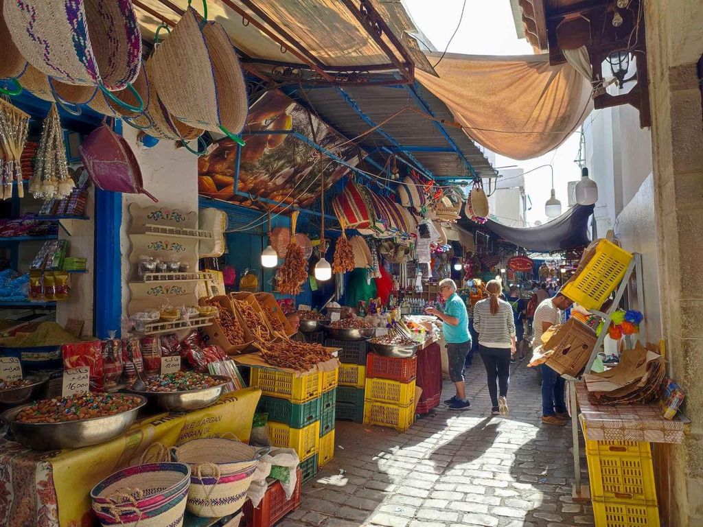 Souk-Rundgang mit Lebensmittelverkostung – Sousse