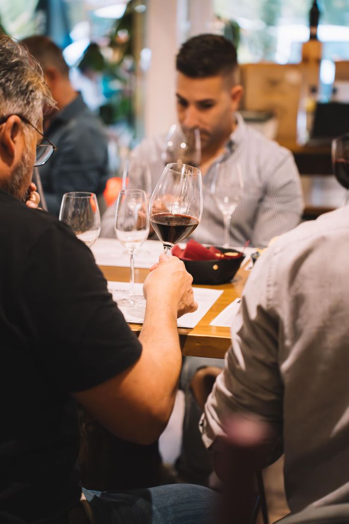 Mijas. Andalusische Weinprobe. Weine und Tapas