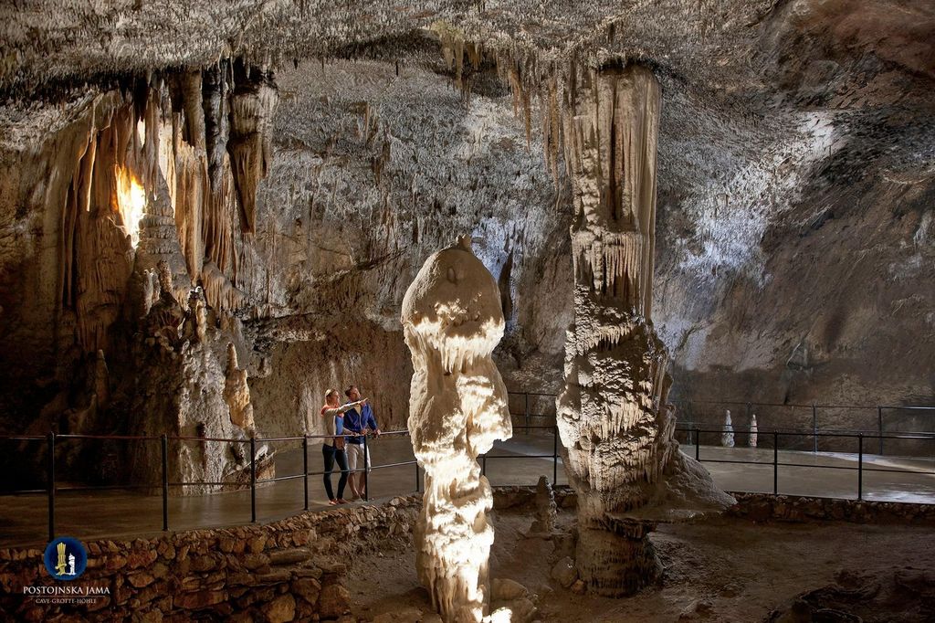 Ljubljana: Postojna-Höhle und Predjama-Burg-Tour