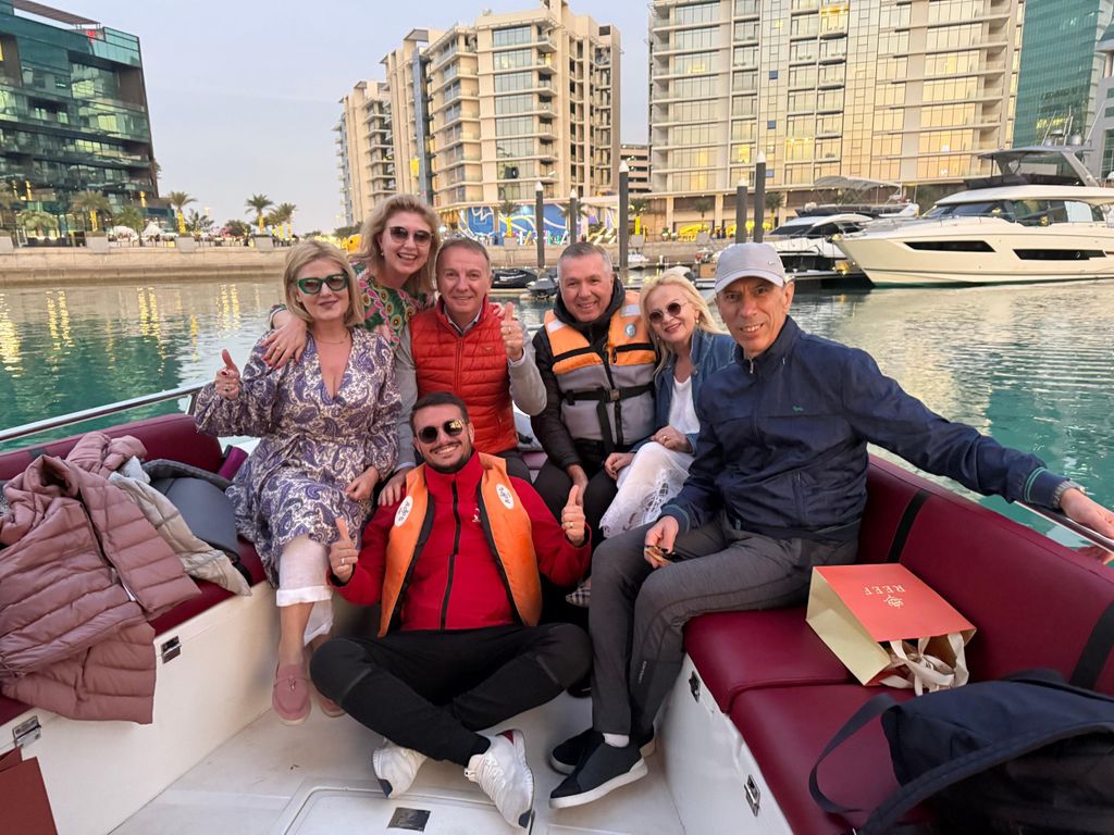 Private Bootsfahrt in Manama: das Beste der Skyline der Hauptstadt