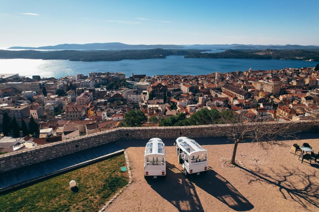 Šibenik: 3 Stunden Stadtführung mit Weinverkostung und Festungen inkl.