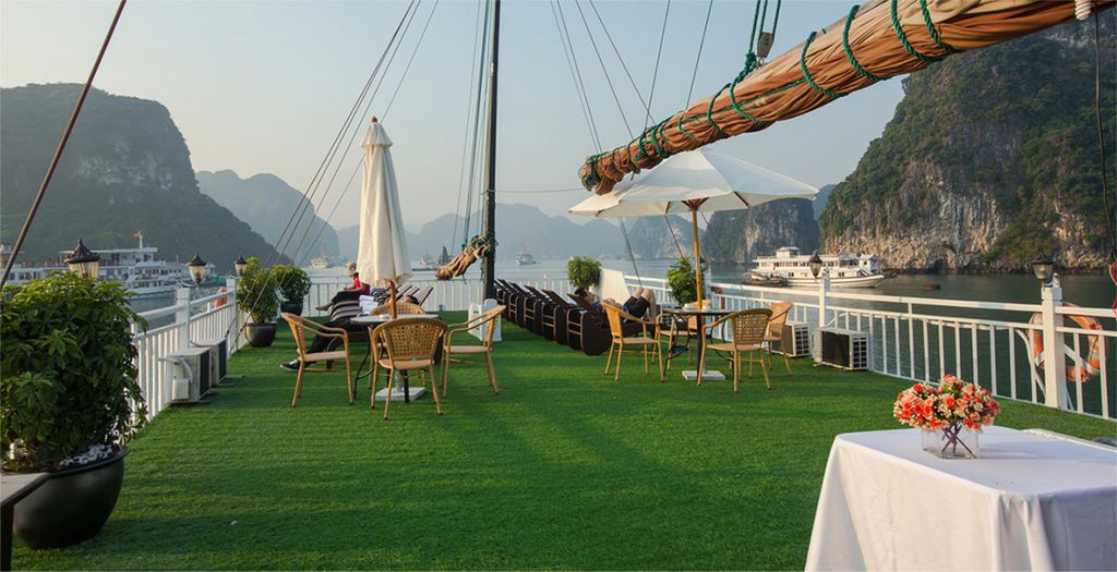 2-Tage-1-Nacht-Kreuzfahrt:Besuch der Bai Tu Long Bay_ Weniger touristisch