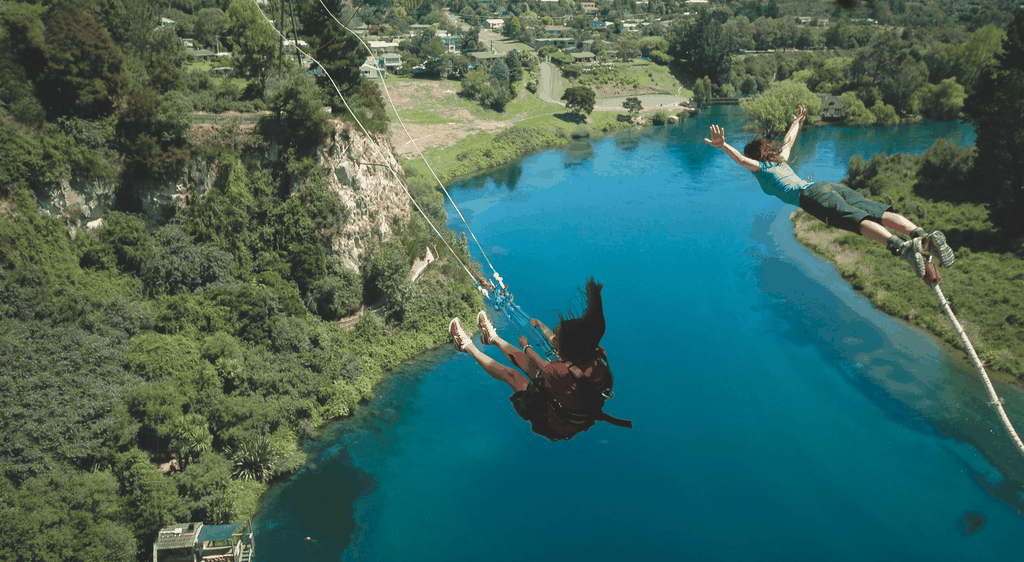 Taupō: Bungee-Jumping und Bungee-Swing-Kombi