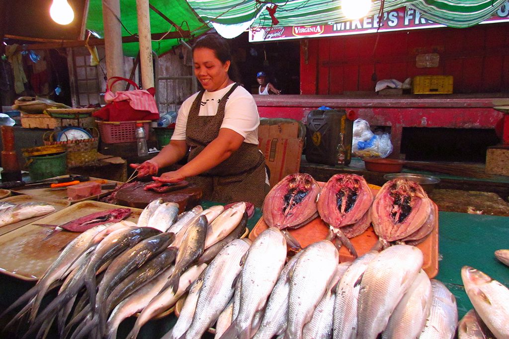 An einem Marktstand in Iloilo City