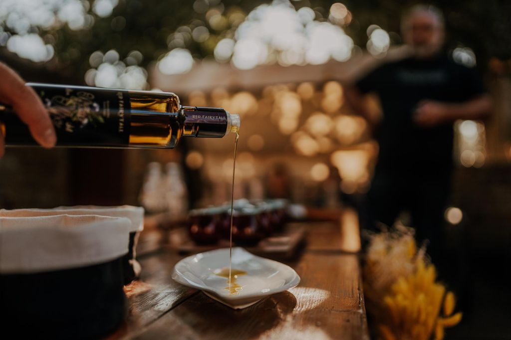 Olivenöl-Verkostung: eine Reise der Aromen und Düfte