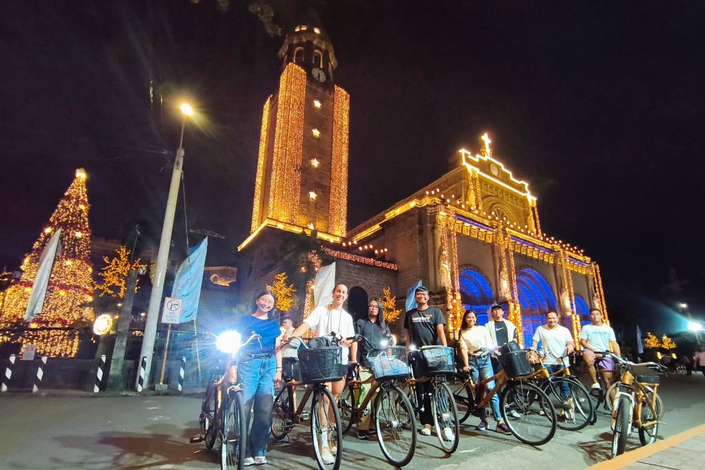 Manila: Geführte Bambus-Fahrradtour bei Sonnenuntergang in Intramuros