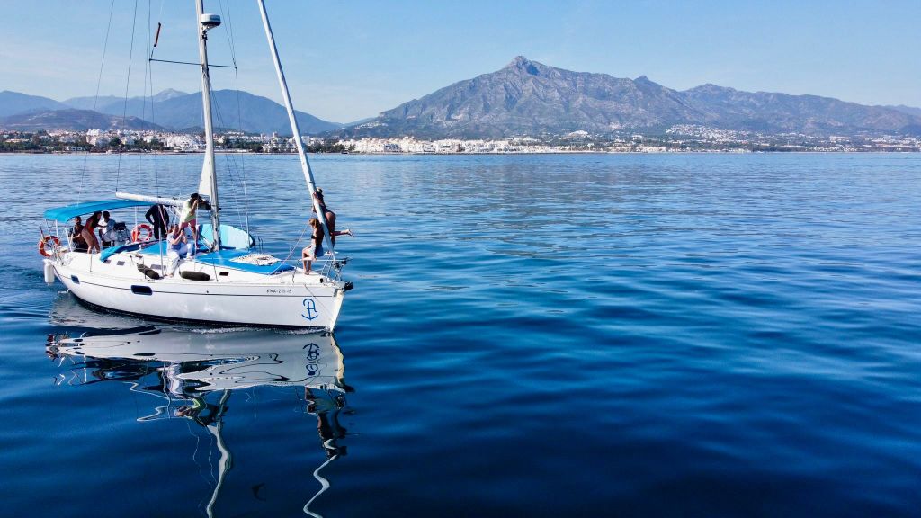Marbella: Puerto Banús Private Segeltour mit Getränken
