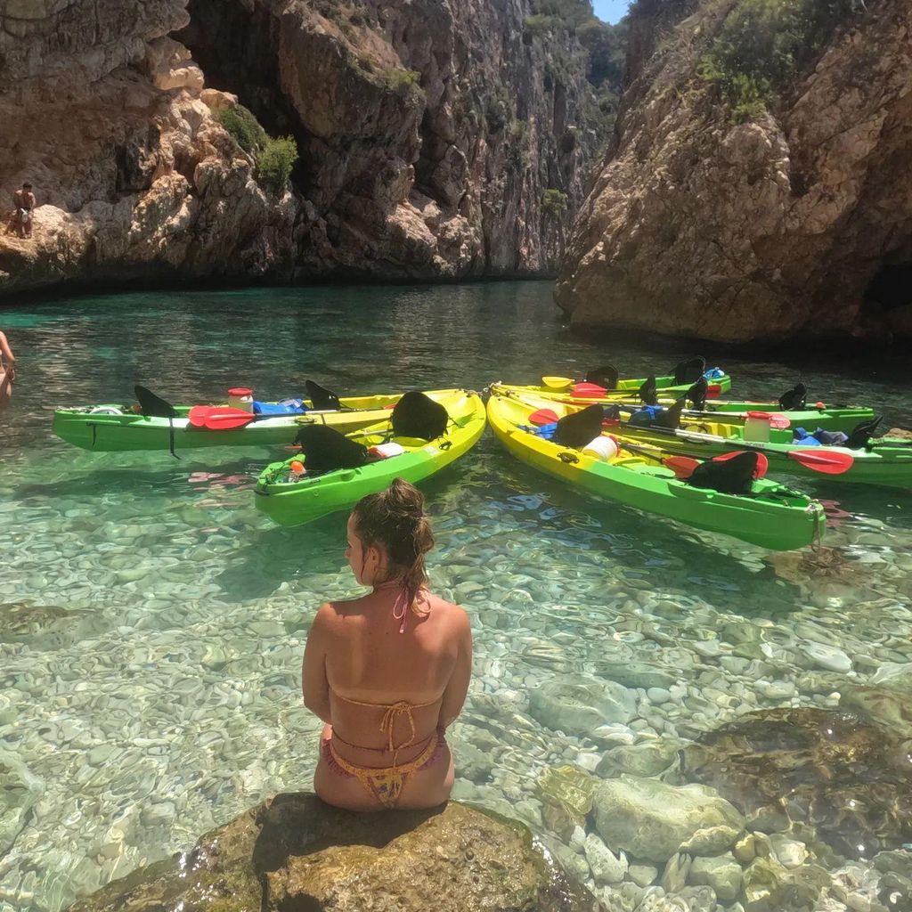 Granadella-Moraig: Ganztägiges Erlebnis mit Kajak und E-Bike