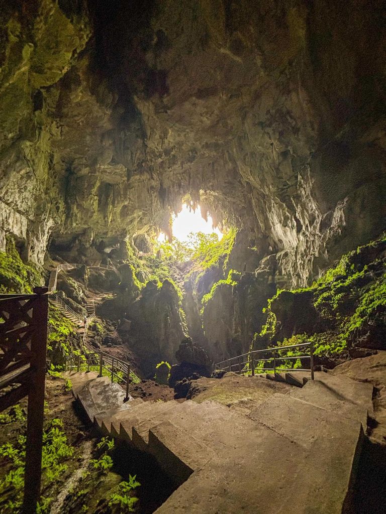 Kuching: Feenhöhle & Windhöhle