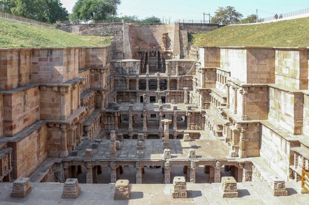 Von Ahmedabad aus: Privater Ausflug nach Modera, Rani Ki Vav und Patan