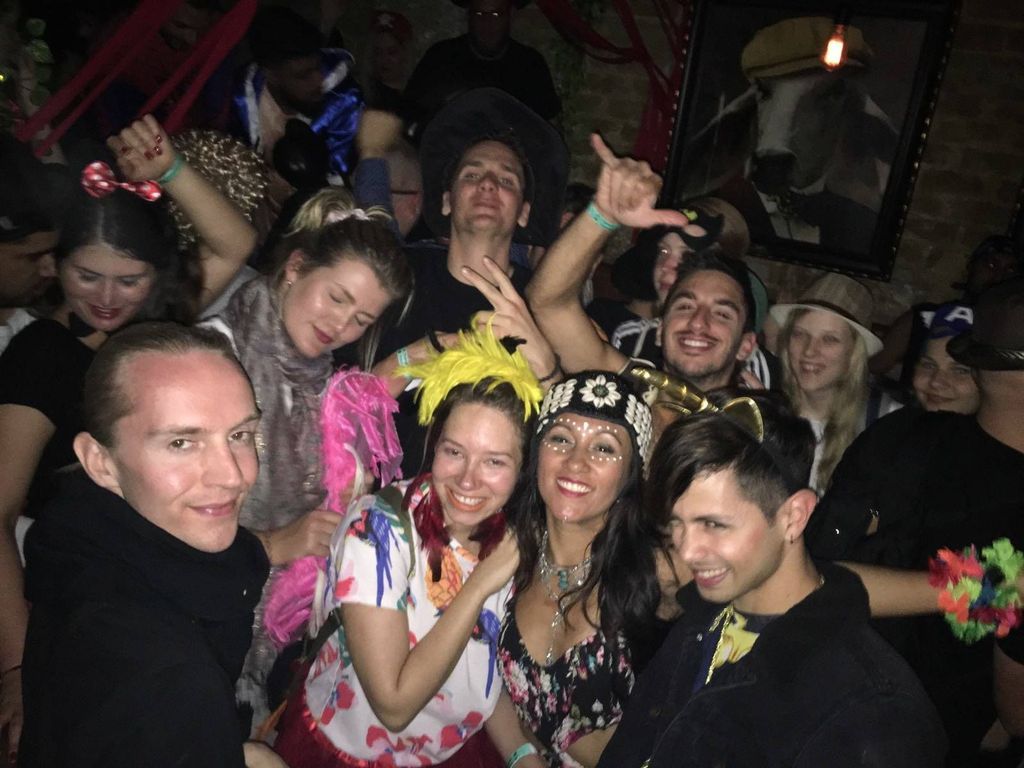 Tel Aviv: Kneipentour mit 4 Stopps und Gratis-Shots