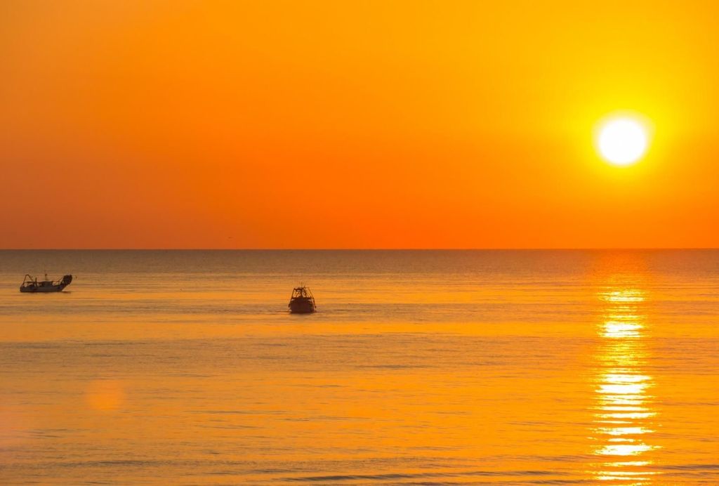 Rimini: Beach 42 Erlebnis mit Sonnenschirm und Getränk